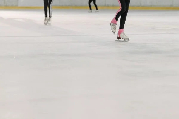ice speed skating race